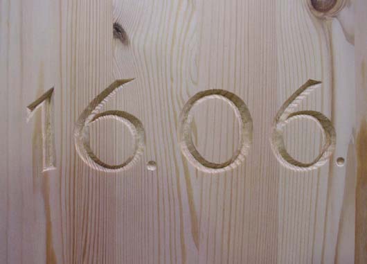 Zahlen in Holz